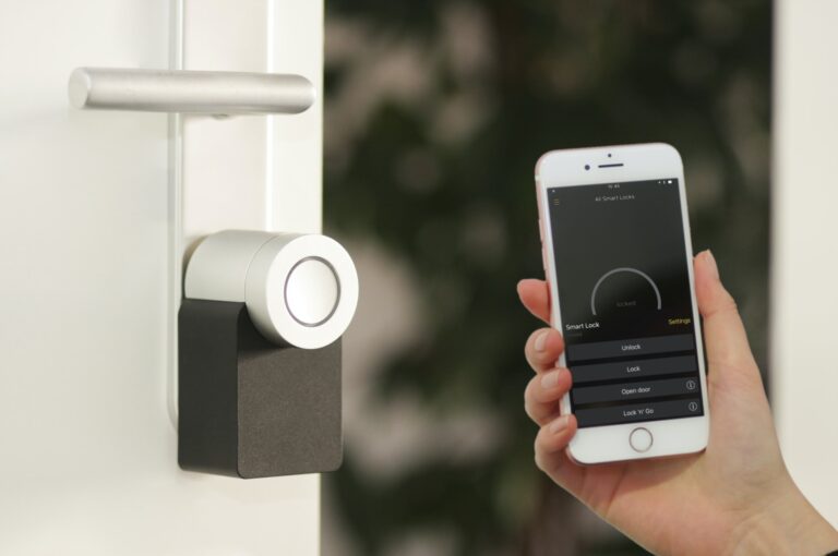 8 Excellent Reasons to Invest in a Home Security System